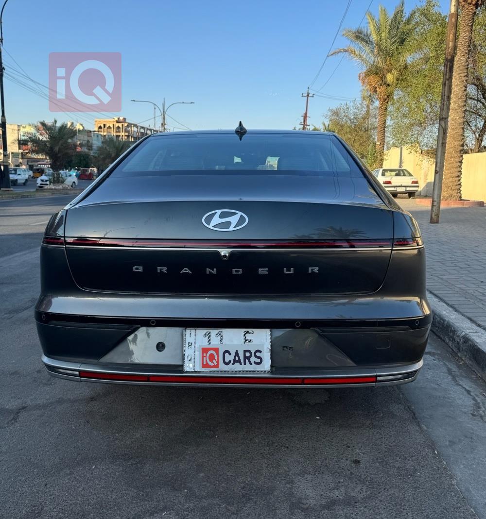 هيونداي أزيرا